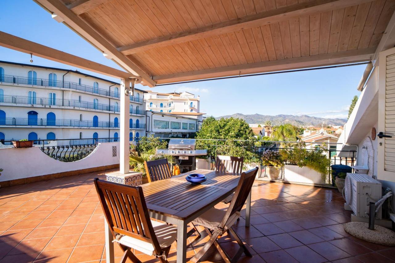Casa Vacanza Giugio Giardini Naxos Eksteriør billede
